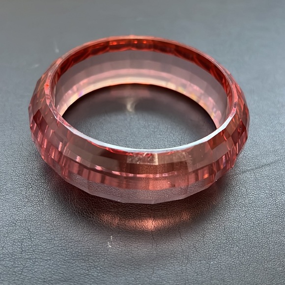 Vintage Lucite Plastic Bangle Bracelet, Multi-Faceted, Pink, Disco, Retro, Boho - Picture 3 of 9